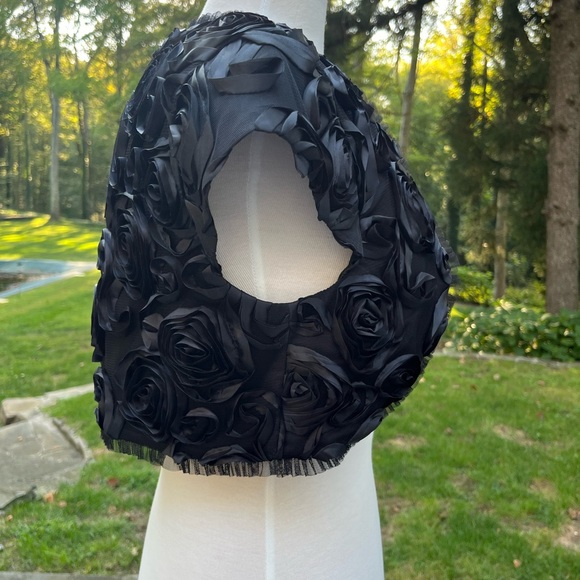 WHBM Elegant Black Floral Bolero Shrug Size M - Picture 6 of 9